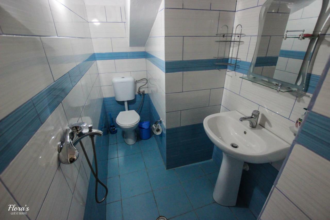 Flora'S Guesthouse 'The Fir Gate' Gjirokastër المظهر الخارجي الصورة