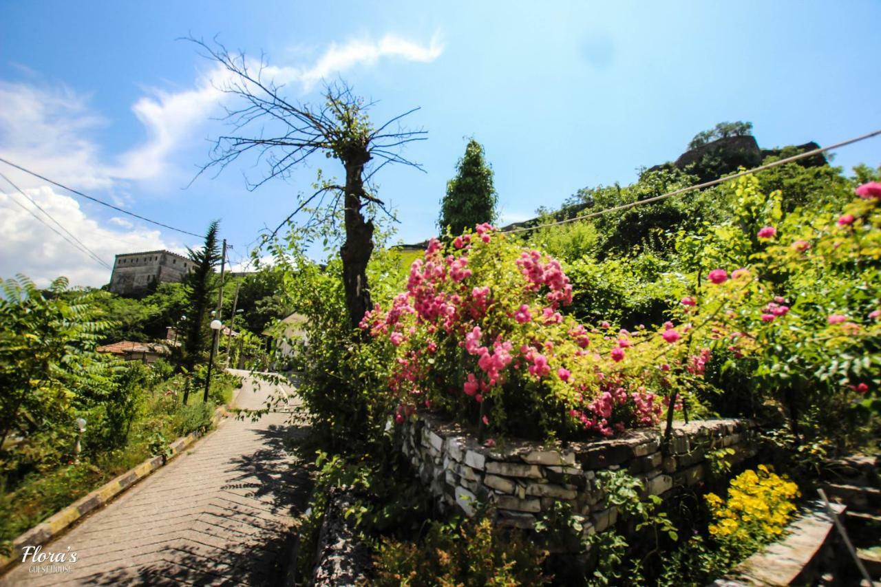 Flora'S Guesthouse 'The Fir Gate' Gjirokastër المظهر الخارجي الصورة
