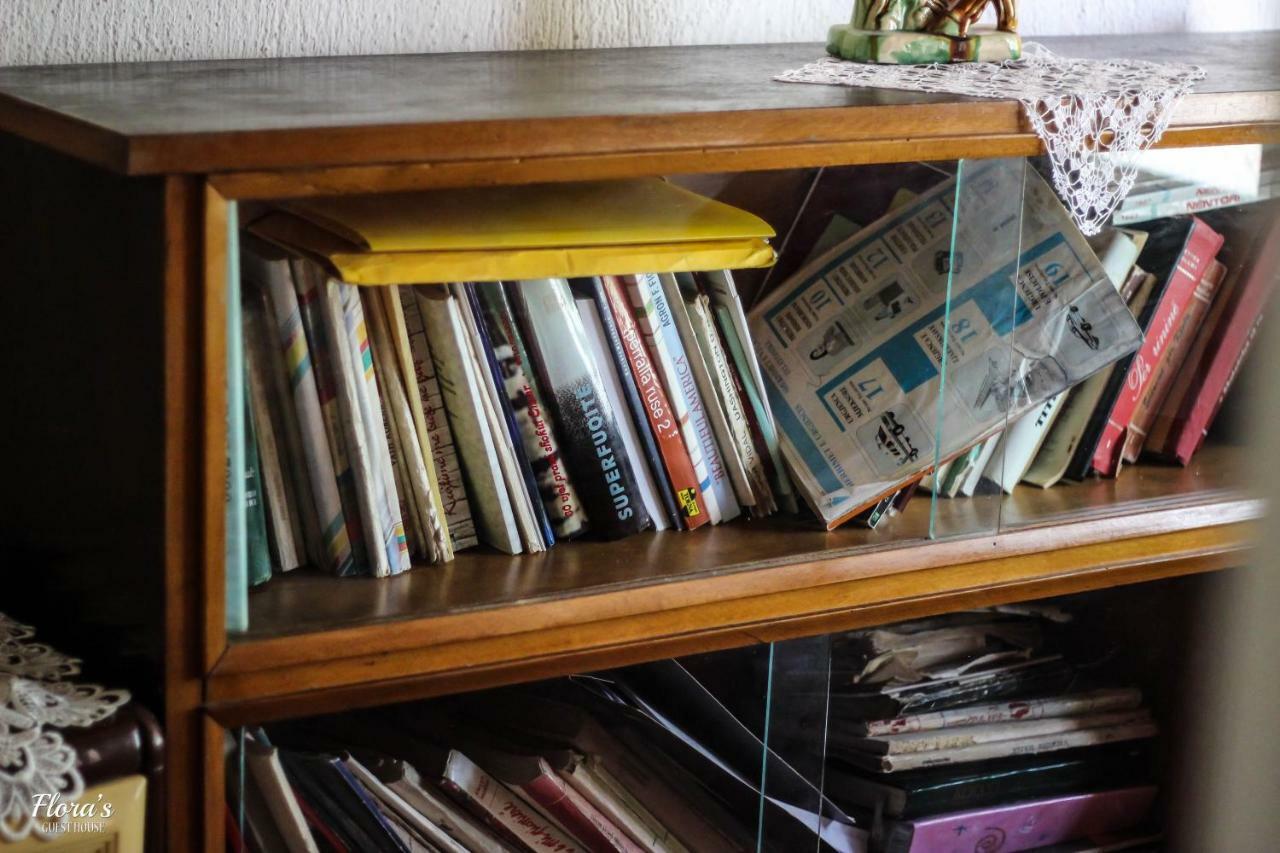 Flora'S Guesthouse 'The Fir Gate' Gjirokastër المظهر الخارجي الصورة